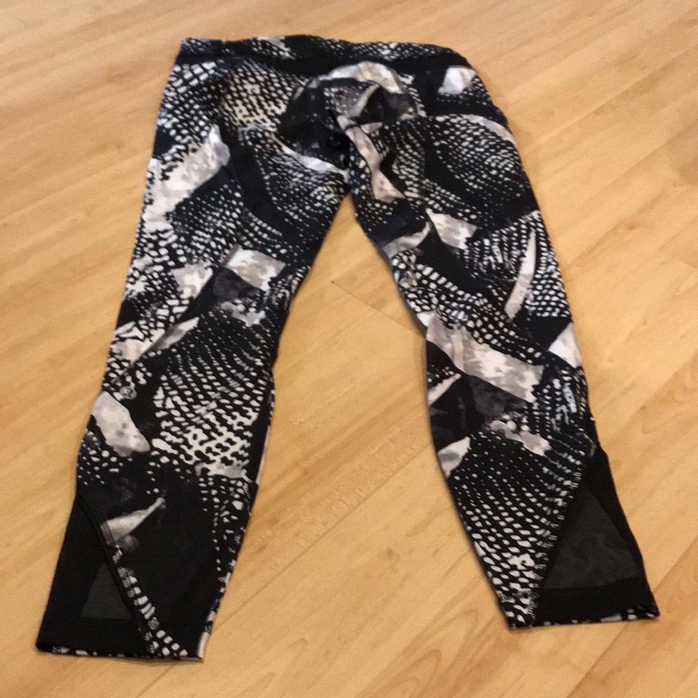 Lulu inspire tight II (mesh) black and mist white